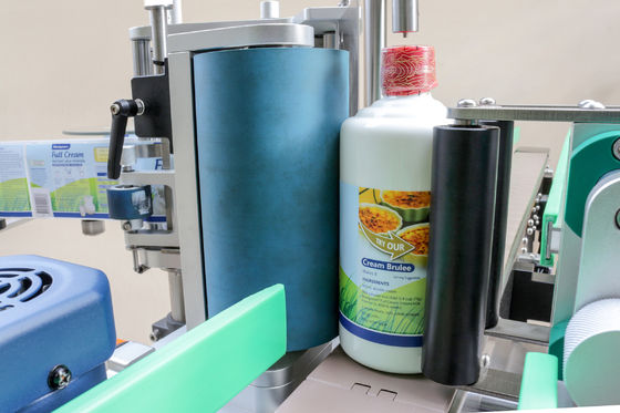 Silindirli şişeler için dakikada 300 adet baskı ve etiketleme makinesi