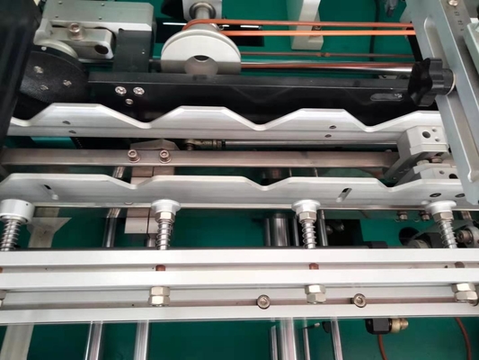 Sıcak Damgalama Etiketleme ile Servo Tahrikli UV Şişe Yazıcısı Çok Renkli Serigrafi Makinesi