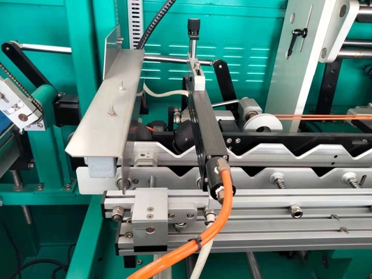 Sıcak Damgalama Etiketleme ile Servo Tahrikli UV Şişe Yazıcısı Çok Renkli Serigrafi Makinesi